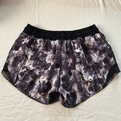 Lululemon Hotty Hot Short